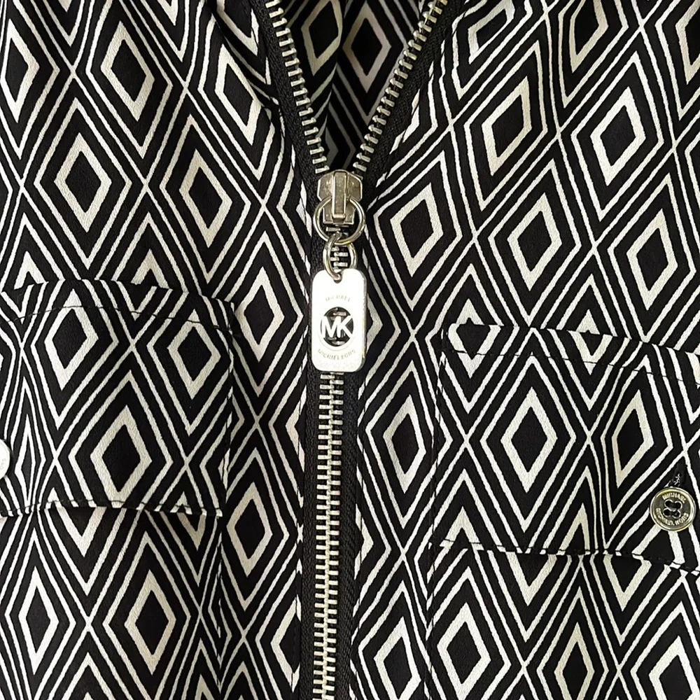 Michael Kors Black and White Geometric Tunic Style Half Zip Light Flowy Top S